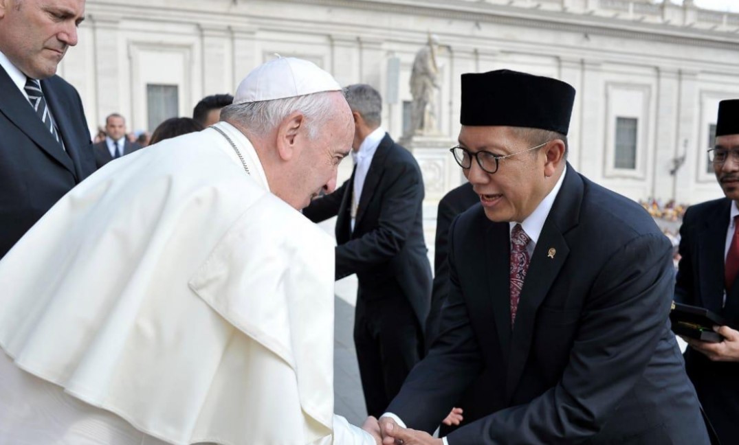 Menag dan Sri Paus Bertemu di Audiensi Umum Vatikan