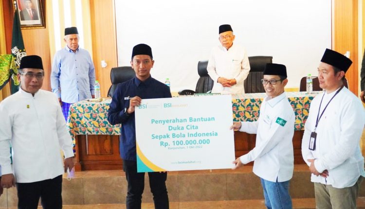 BSI dan BSI Maslahat Berikan Bantuan untuk Keluarga Korban Tragedi Kanjuruhan Malang