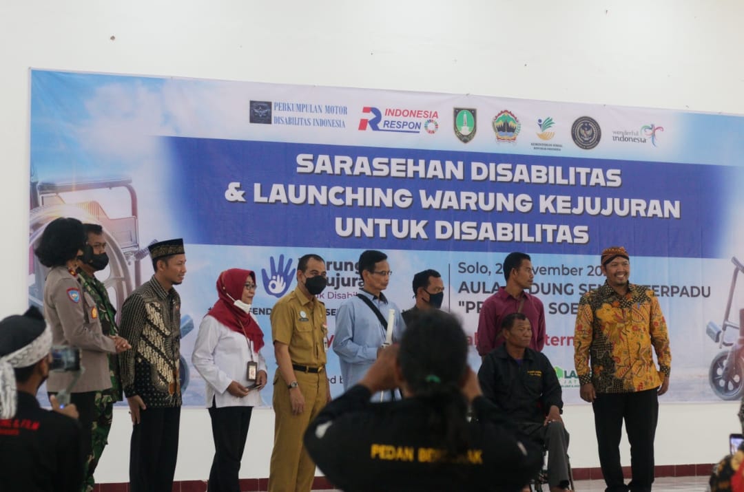 Melalui Indonesia Respon, Sandiaga Uno Luncurkan Warung Kejujuran