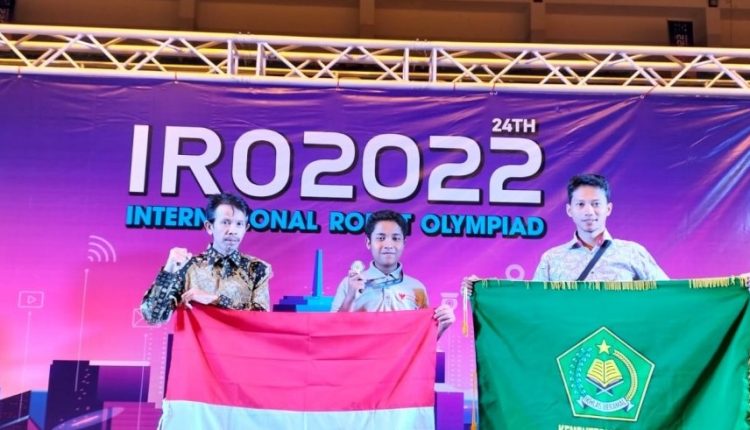 Harumkan Bangsa, MAN 1 Pasuruan Raih Perak International Robot Olympiad di Phuket Thailand